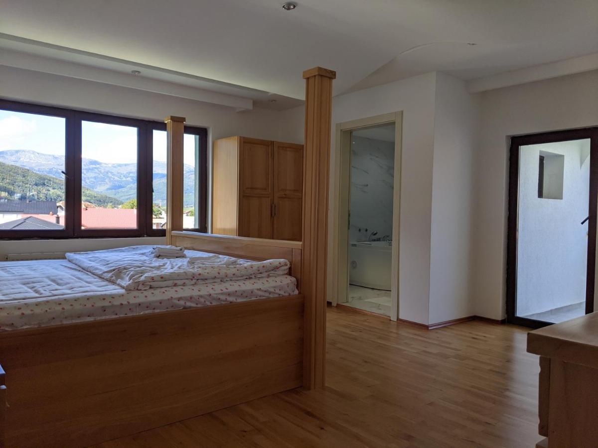 פלאב Apartments & Restaurant Abas מראה חיצוני תמונה