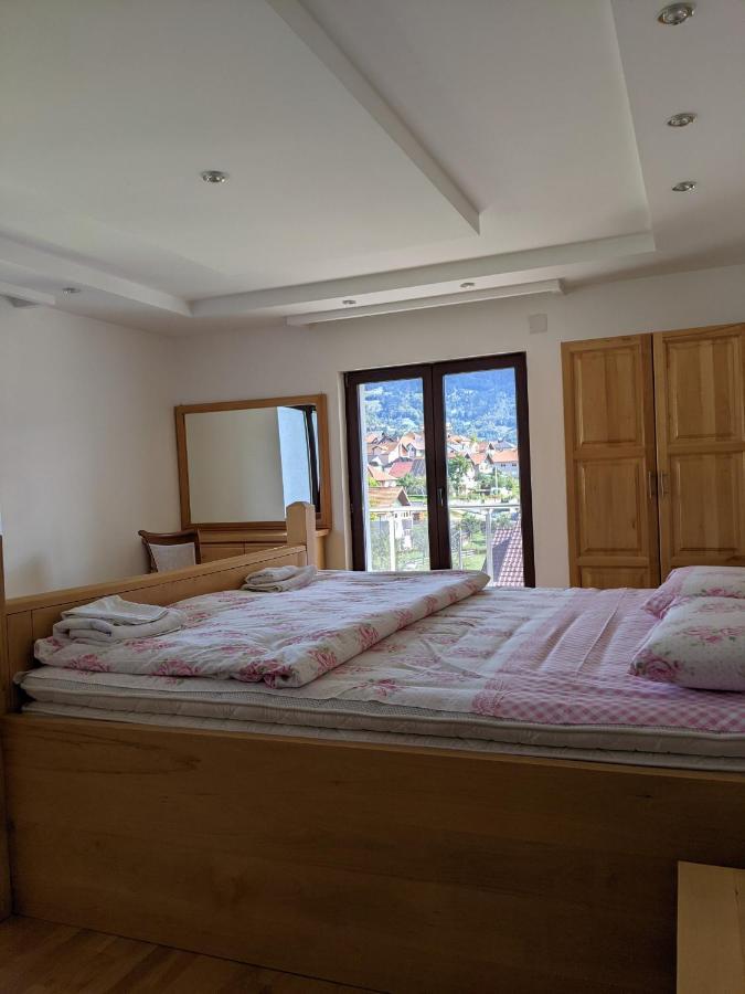 פלאב Apartments & Restaurant Abas מראה חיצוני תמונה