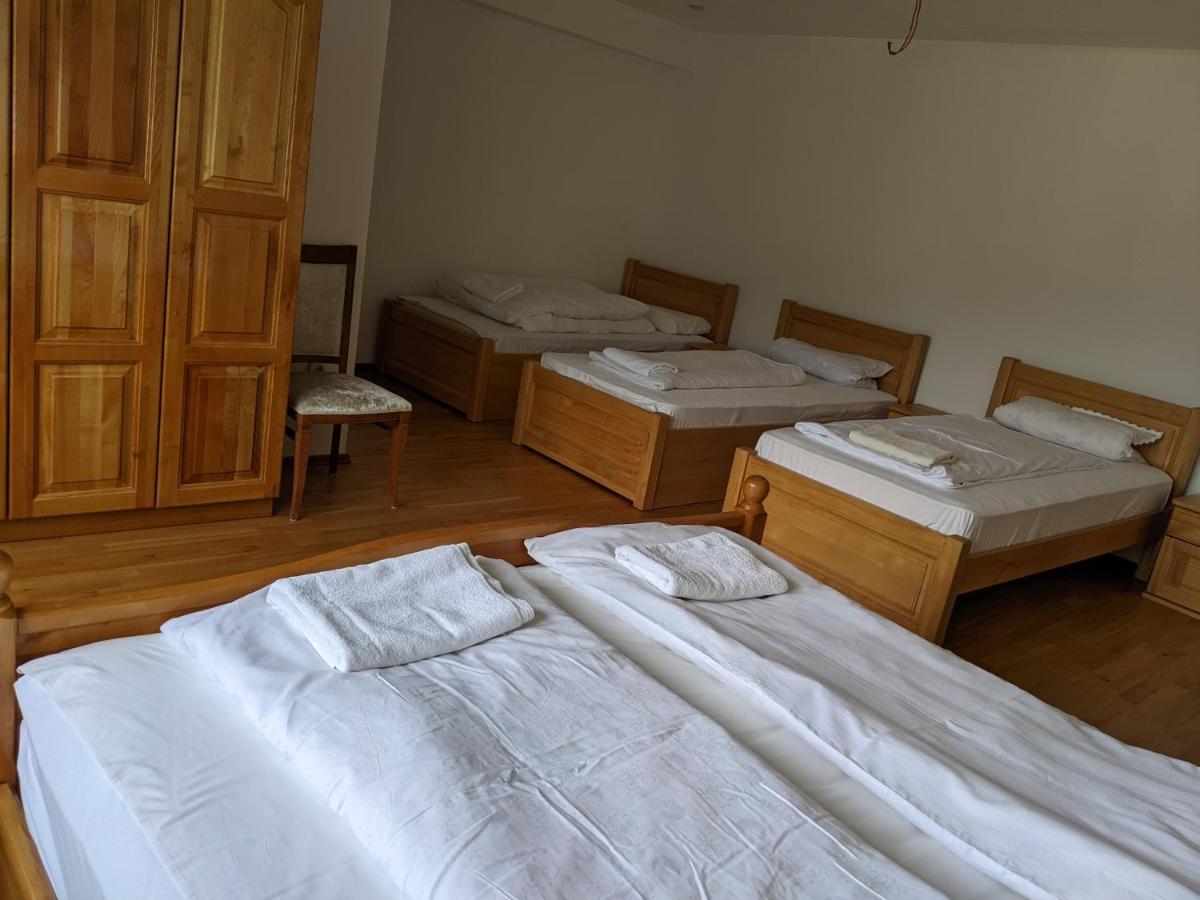 פלאב Apartments & Restaurant Abas מראה חיצוני תמונה